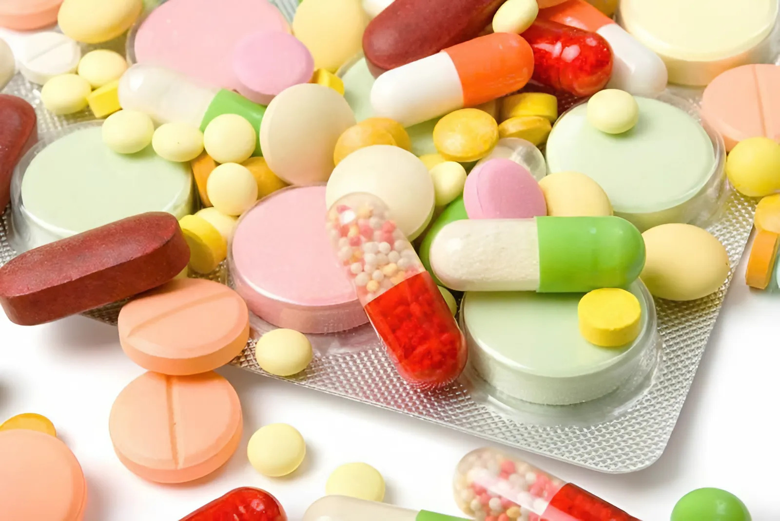 Tây Y Với Điều Trị Thuốc Tân Dược
