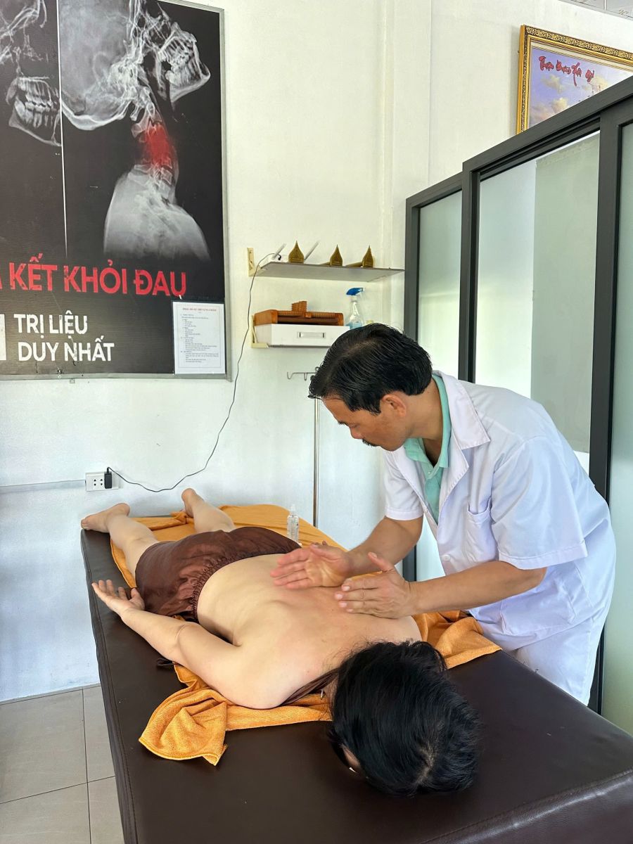 Phương Pháp Xoa Bóp – Bấm Huyệt - Giải pháp thư giãn và kích thích tuần hoàn máu